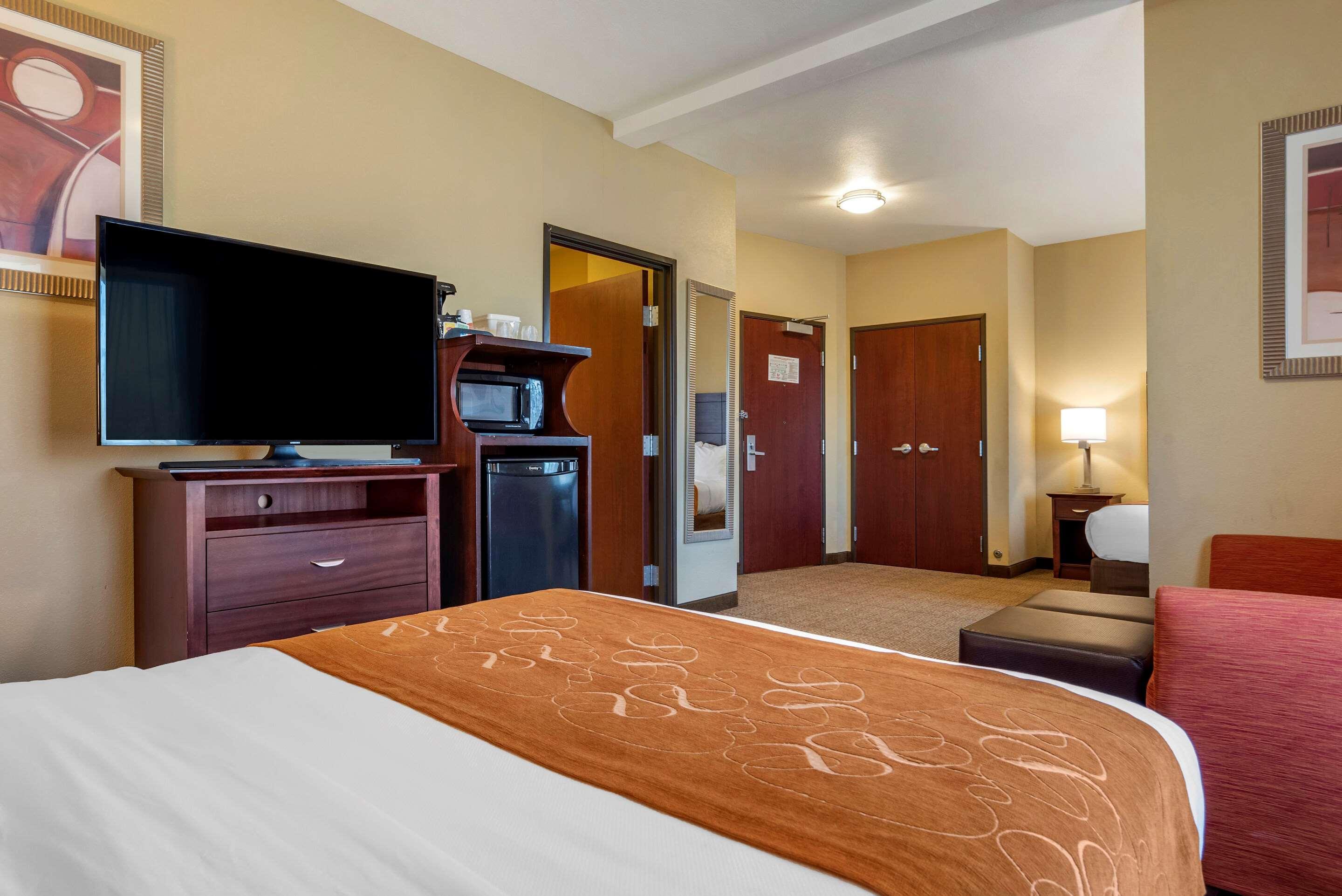 Comfort Suites Airport South Montgomery Exterior foto